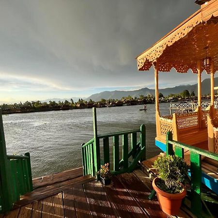 Floating Luxury Group Of Houseboats Hotel Srinagar  Exterior photo