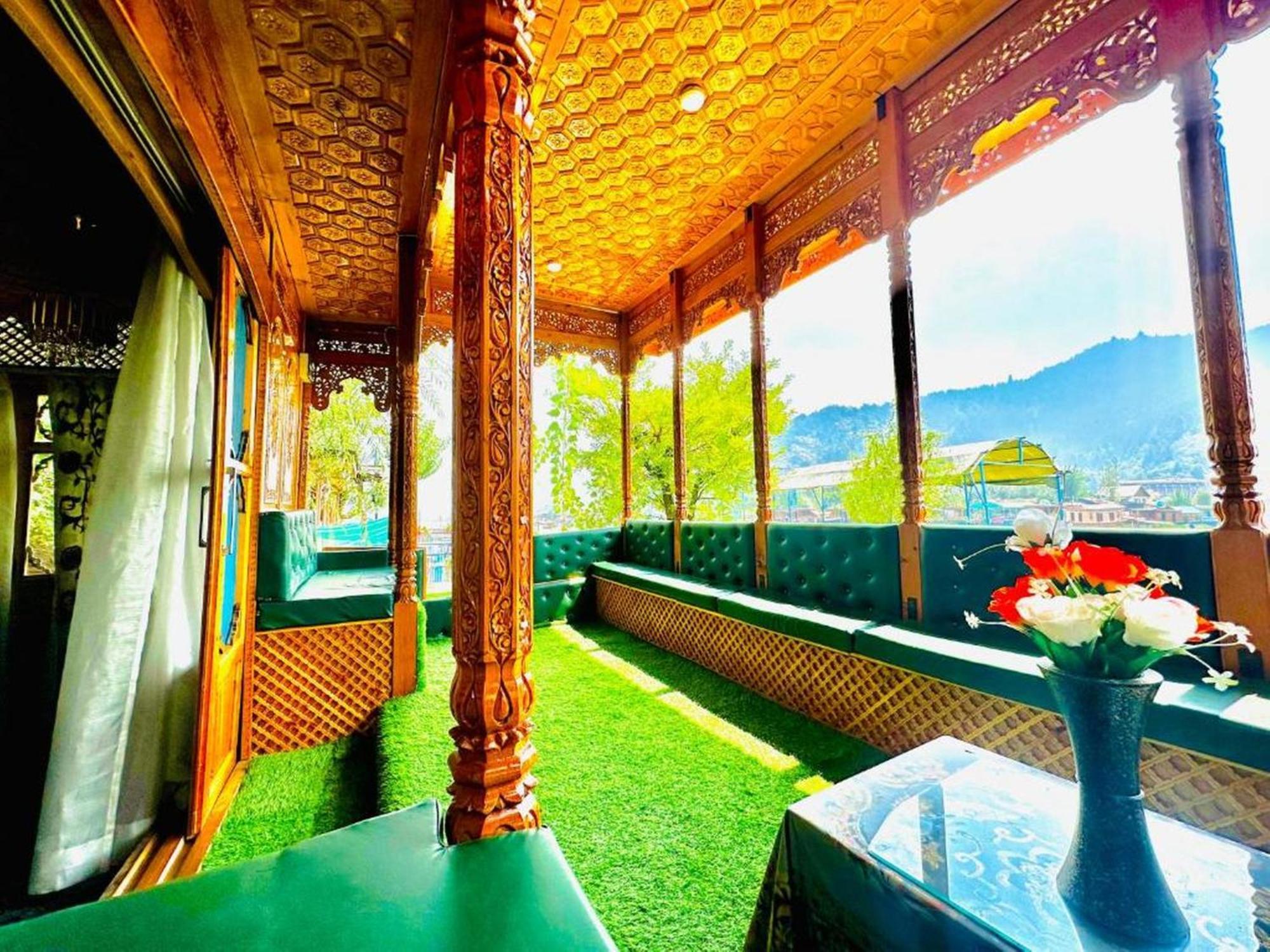 Floating Luxury Group Of Houseboats Hotel Srinagar  Exterior photo