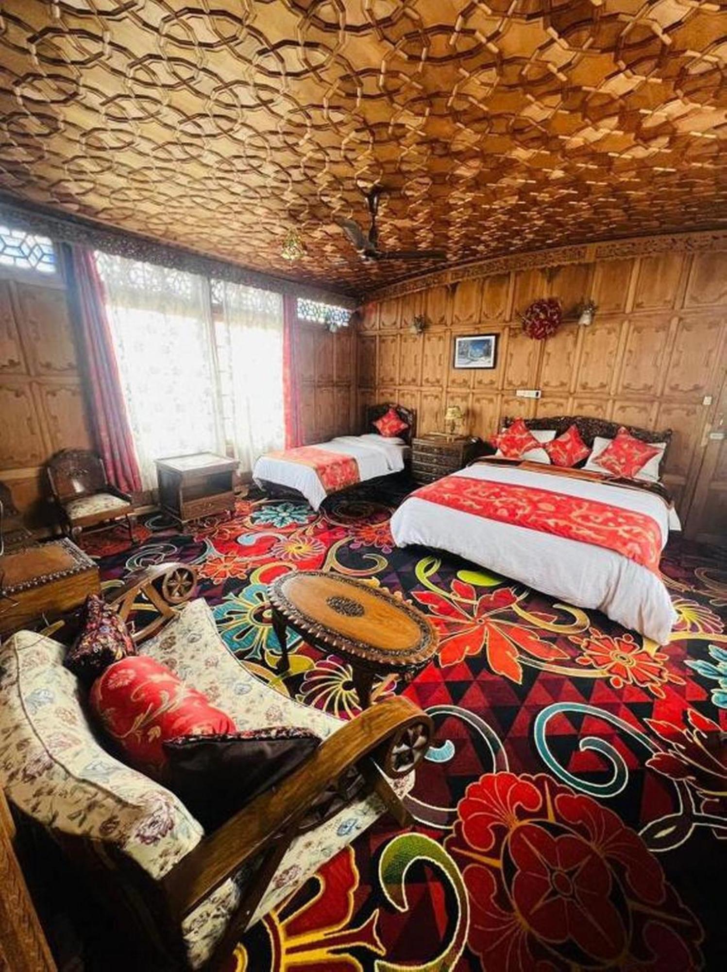Floating Luxury Group Of Houseboats Hotel Srinagar  Exterior photo