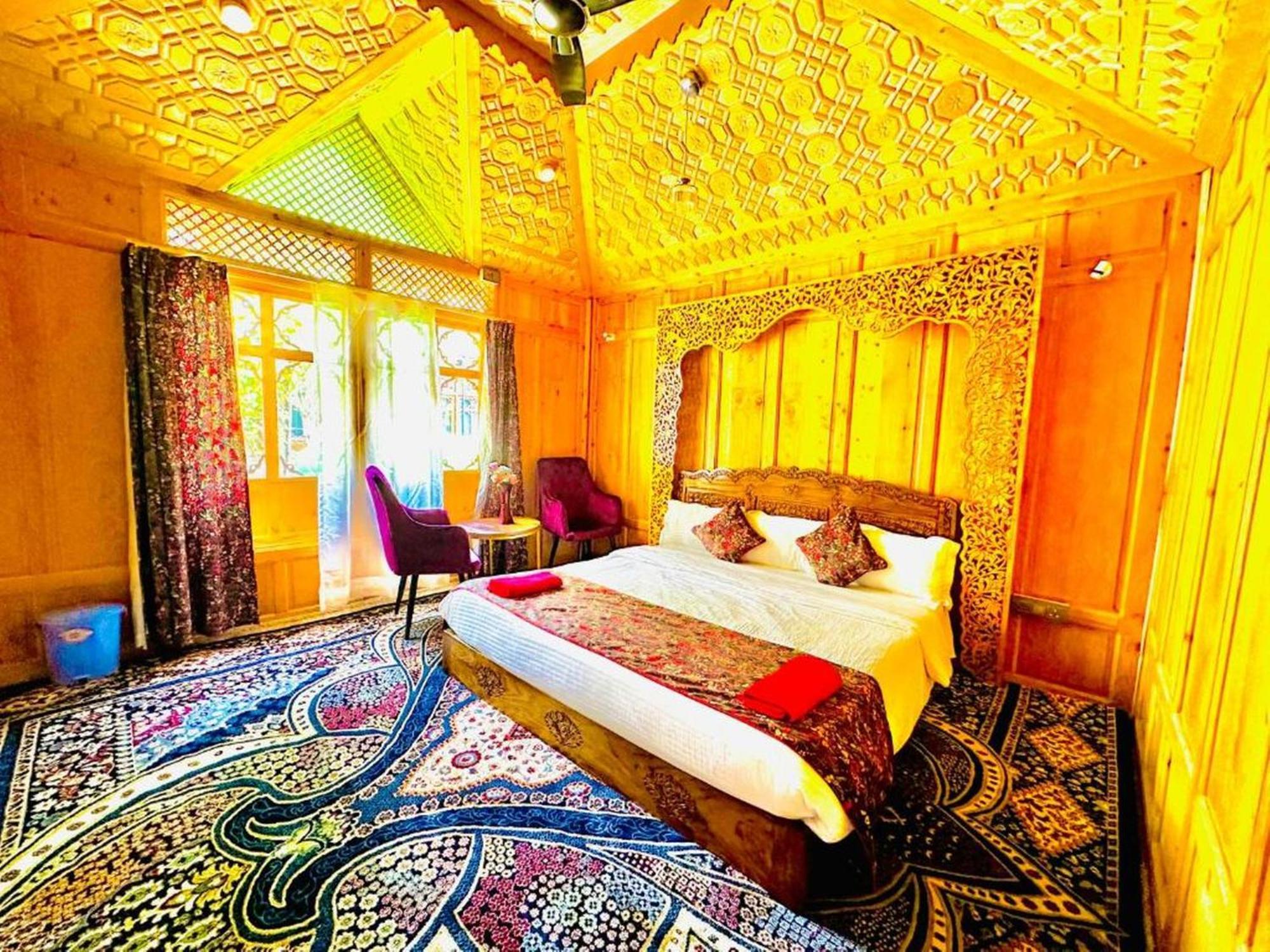 Floating Luxury Group Of Houseboats Hotel Srinagar  Exterior photo