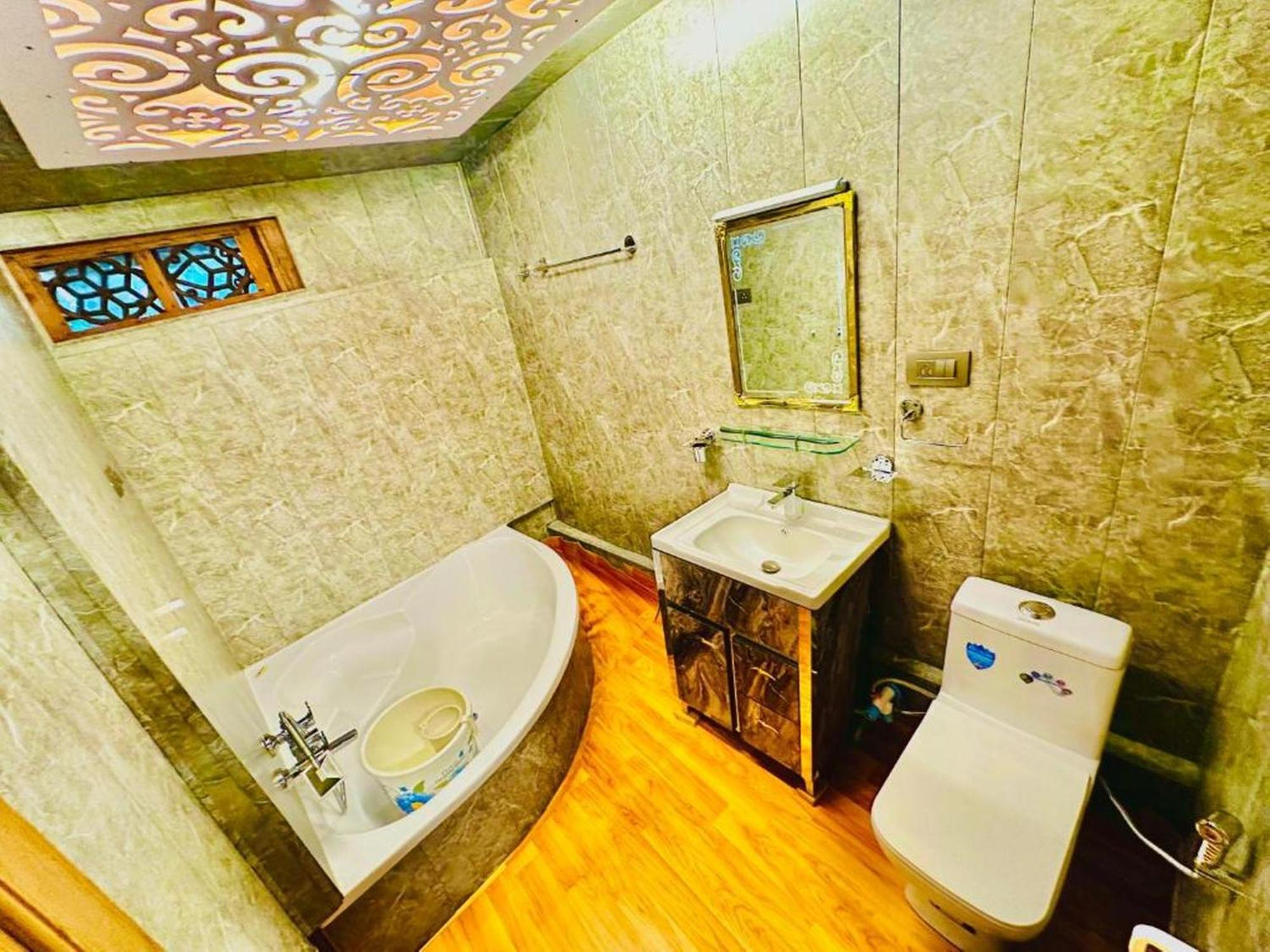 Floating Luxury Group Of Houseboats Hotel Srinagar  Exterior photo