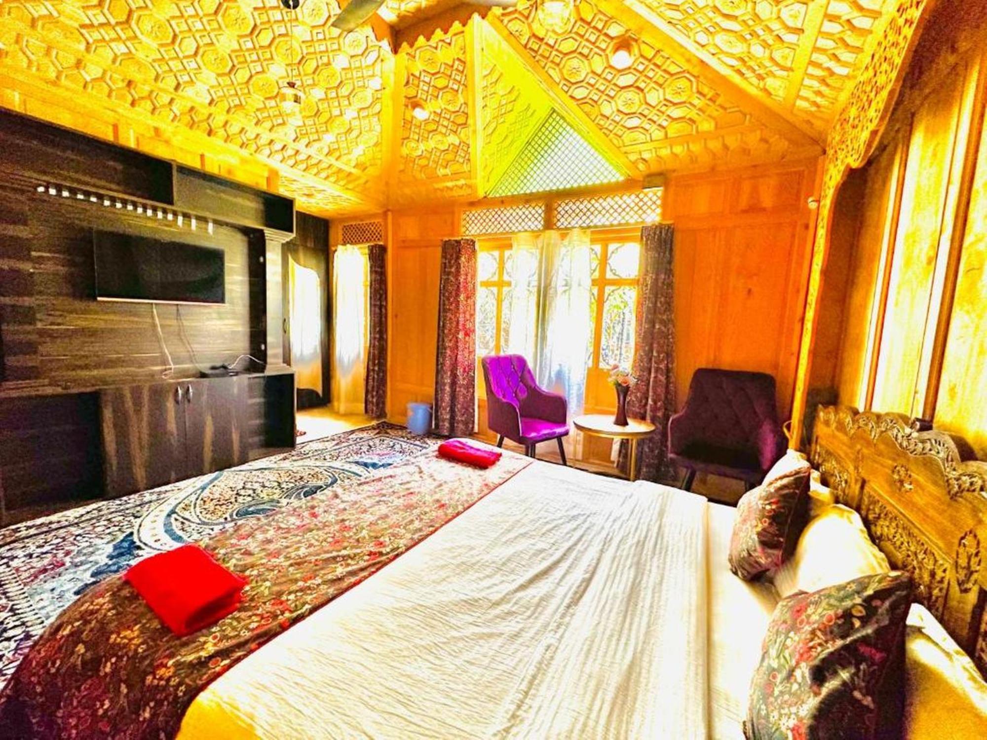 Floating Luxury Group Of Houseboats Hotel Srinagar  Exterior photo