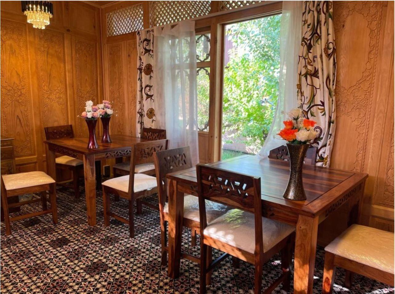 Floating Luxury Group Of Houseboats Hotel Srinagar  Exterior photo