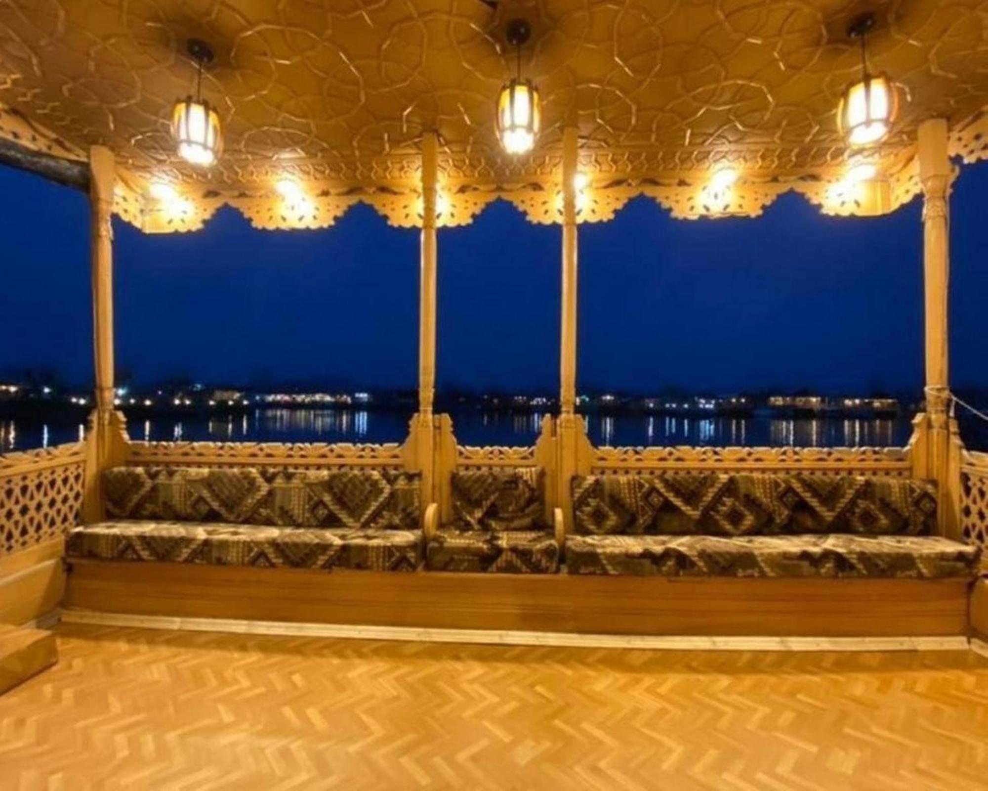 Floating Luxury Group Of Houseboats Hotel Srinagar  Exterior photo