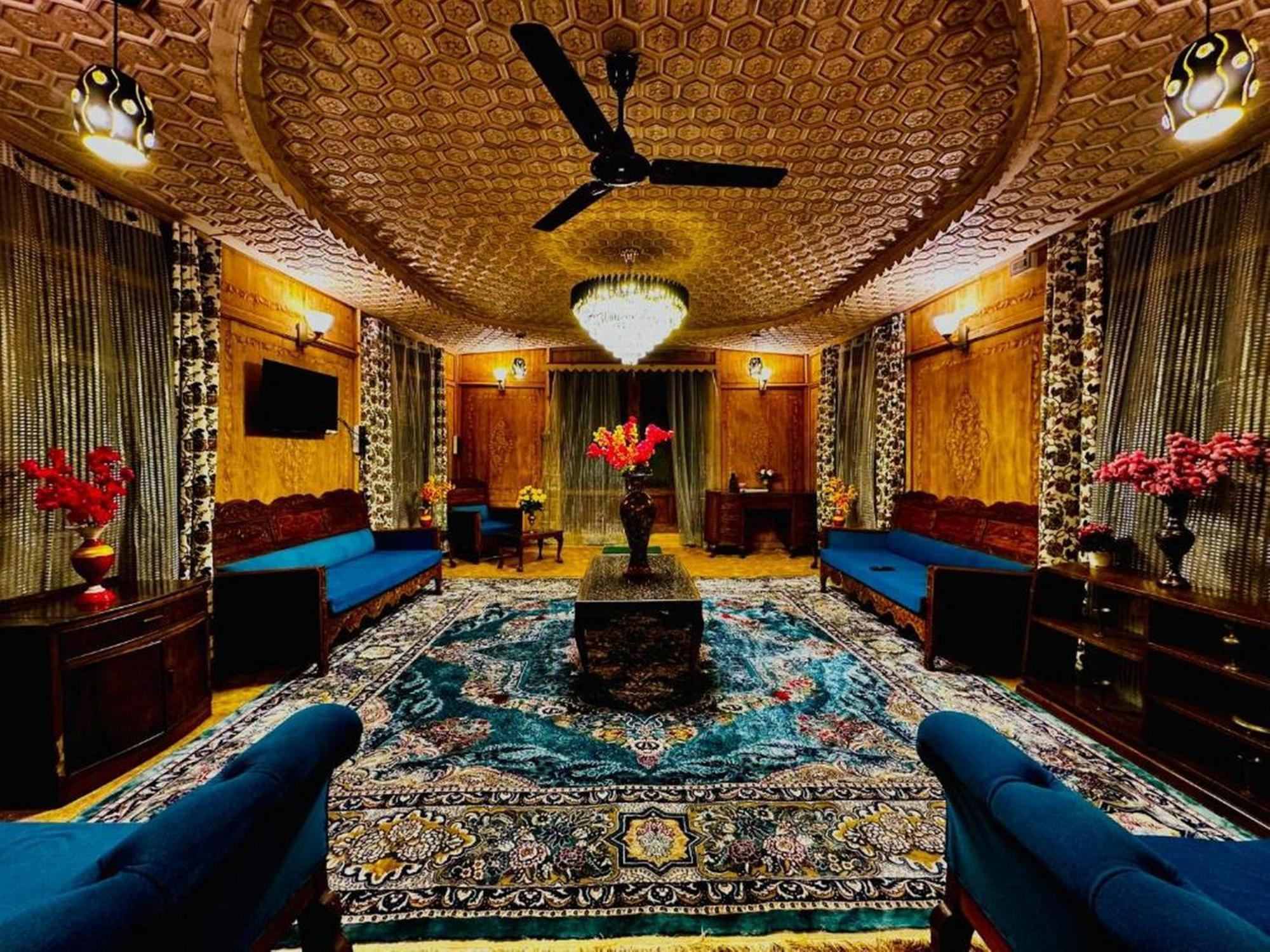 Floating Luxury Group Of Houseboats Hotel Srinagar  Exterior photo