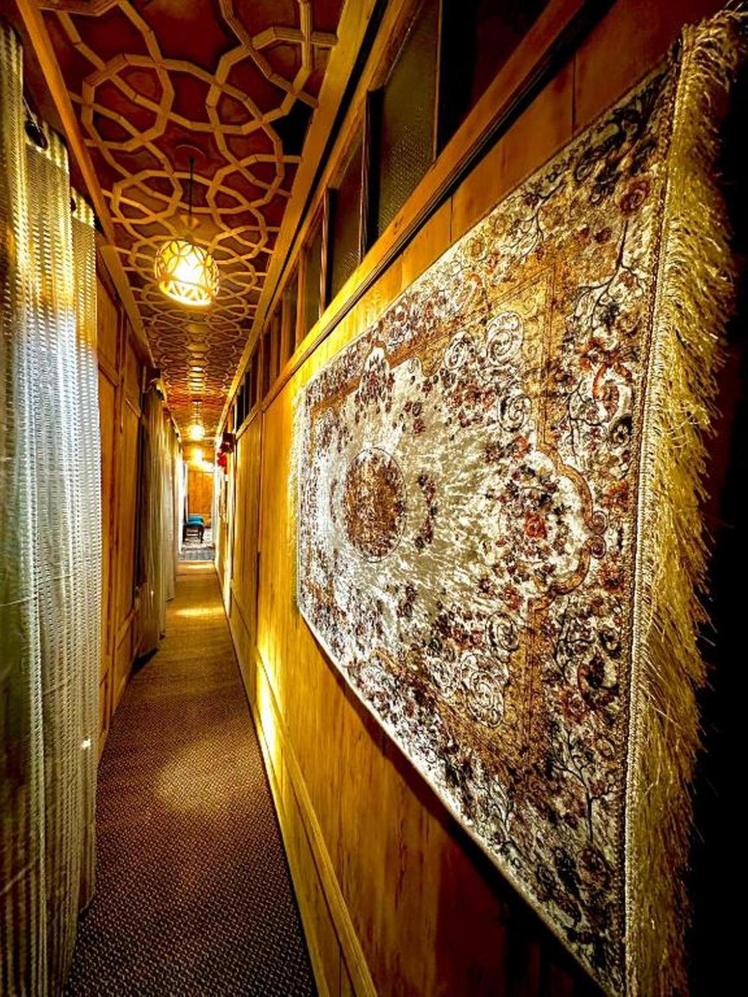 Floating Luxury Group Of Houseboats Hotel Srinagar  Exterior photo
